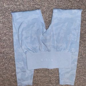 ‼️NVGTN BLUE CAMO SEAMLESS XS LEGGINGS ‼️